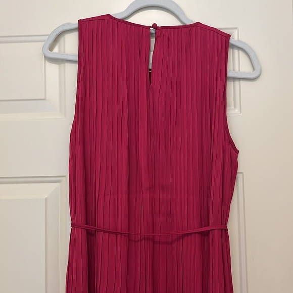 Banana Republic Elegant Berry Crystal Pleated Midi Dress/NWT/S - Picture 8 of 13